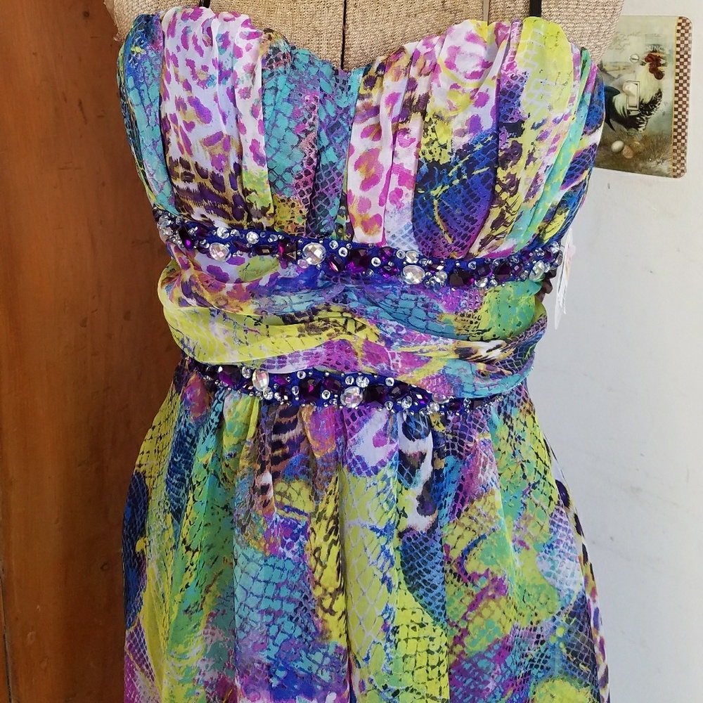 Strapless Prom Dress - Picture 2 of 5